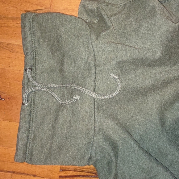 Carbon Green Turtleneck hoodie - Picture 4 of 5